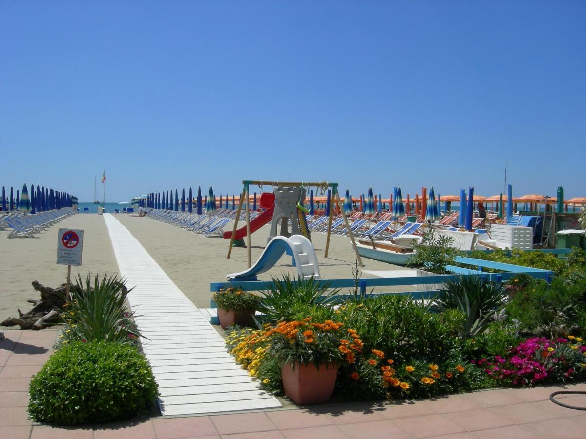 Hotel Tirrenia Viareggio Exterior photo